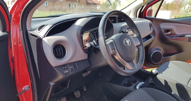 Toyota Yaris cena 39500 przebieg: 34000, rok produkcji 2015 z Proszowice małe 742